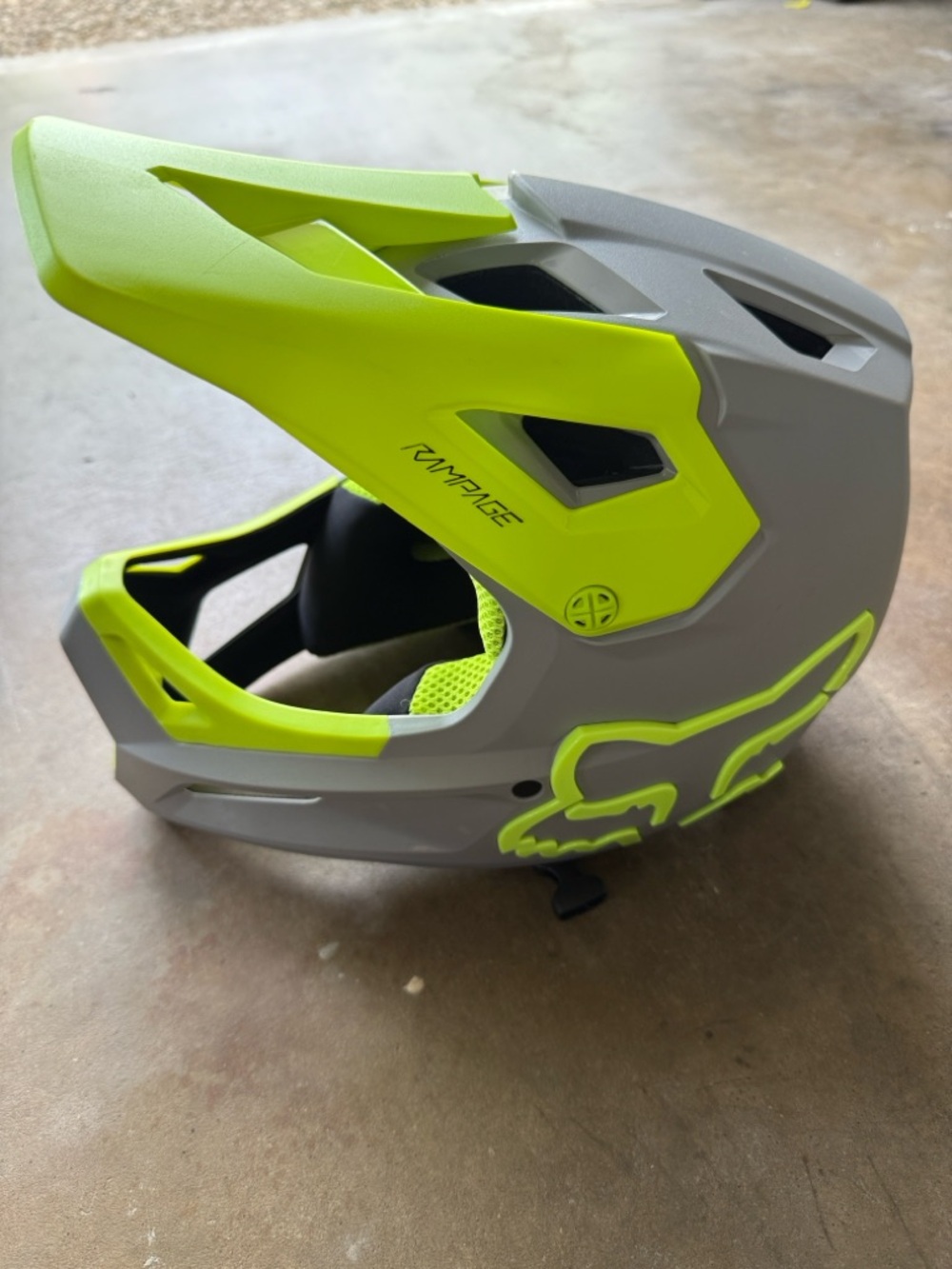 Fox Kids Full-Face Helmet in Neon Yellow and Gray - Picture 3 of 8